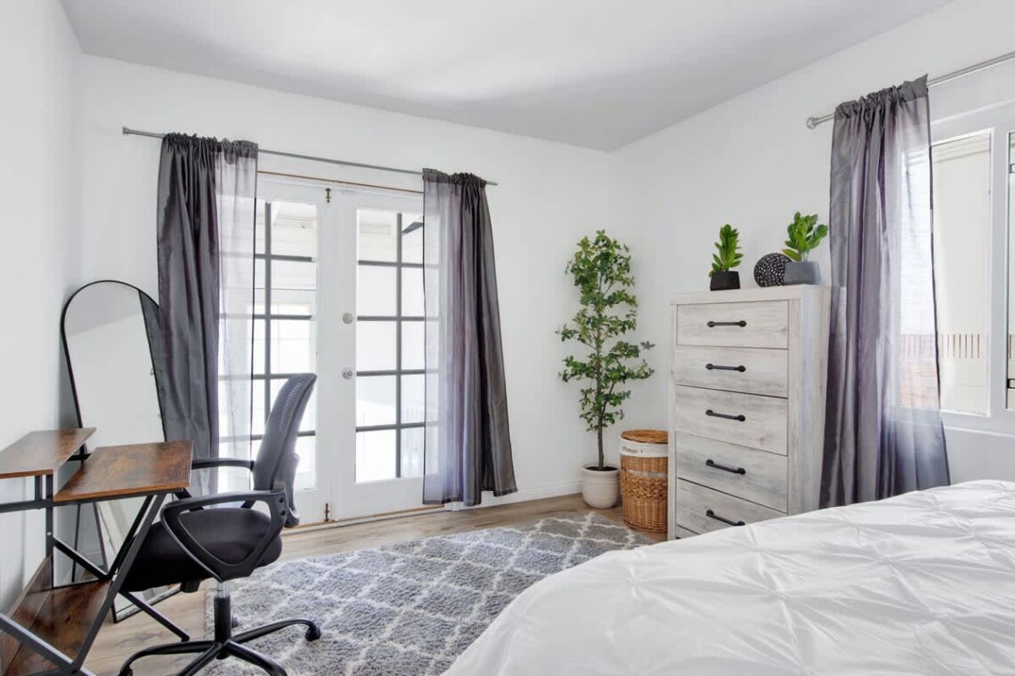 111d7064 941c 40 B9QLR