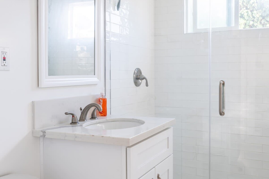 5c03d84d b3c4 4b fkESc