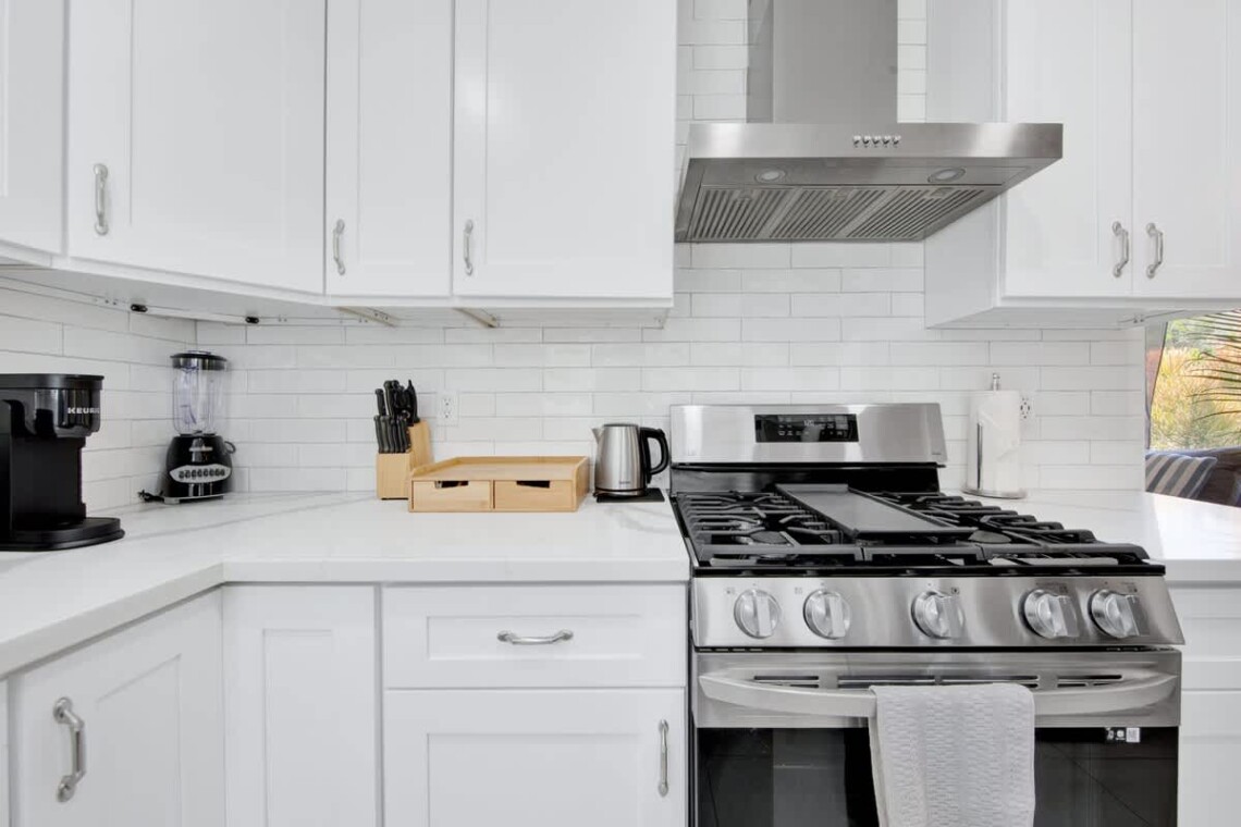 6140f8af f3ea 4e DLjVF