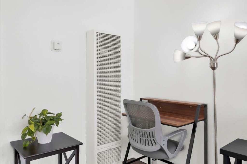 99958c21 a959 4e rDstW