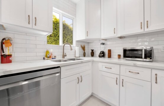 c12bfb9d 80d0 4a Txl9a