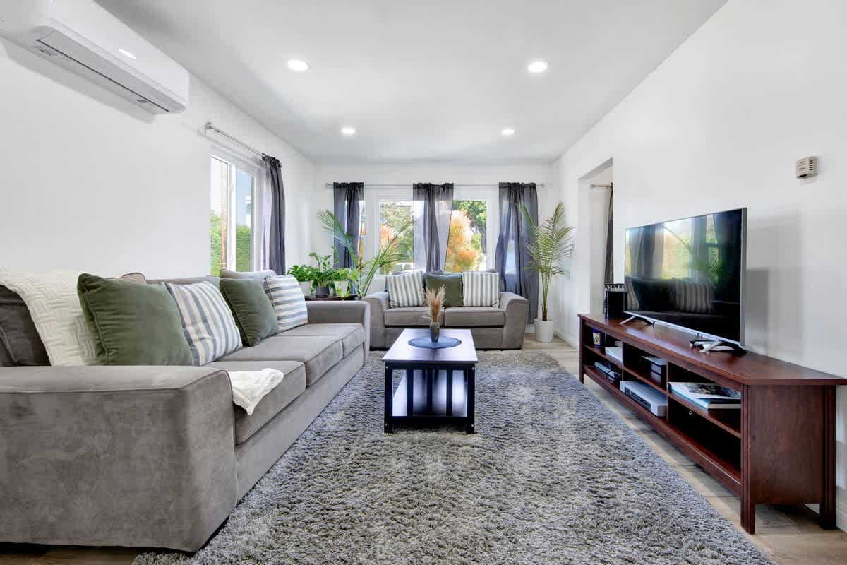 e700664c 91a8 4d 13X7j