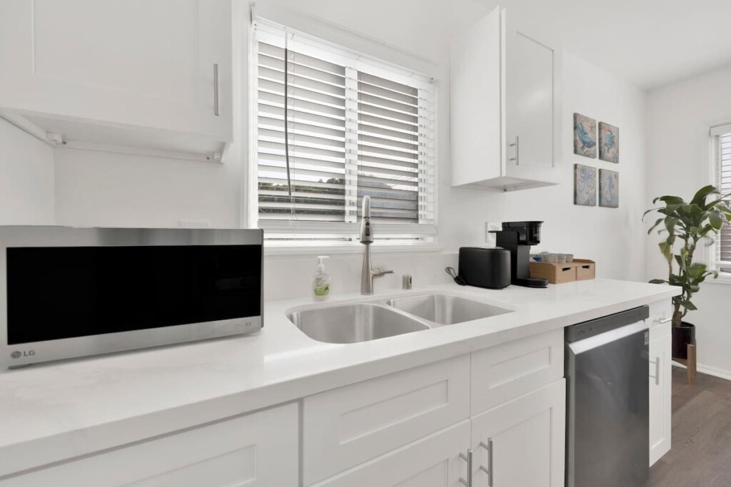 f68990d8 6e06 42 WuLpb