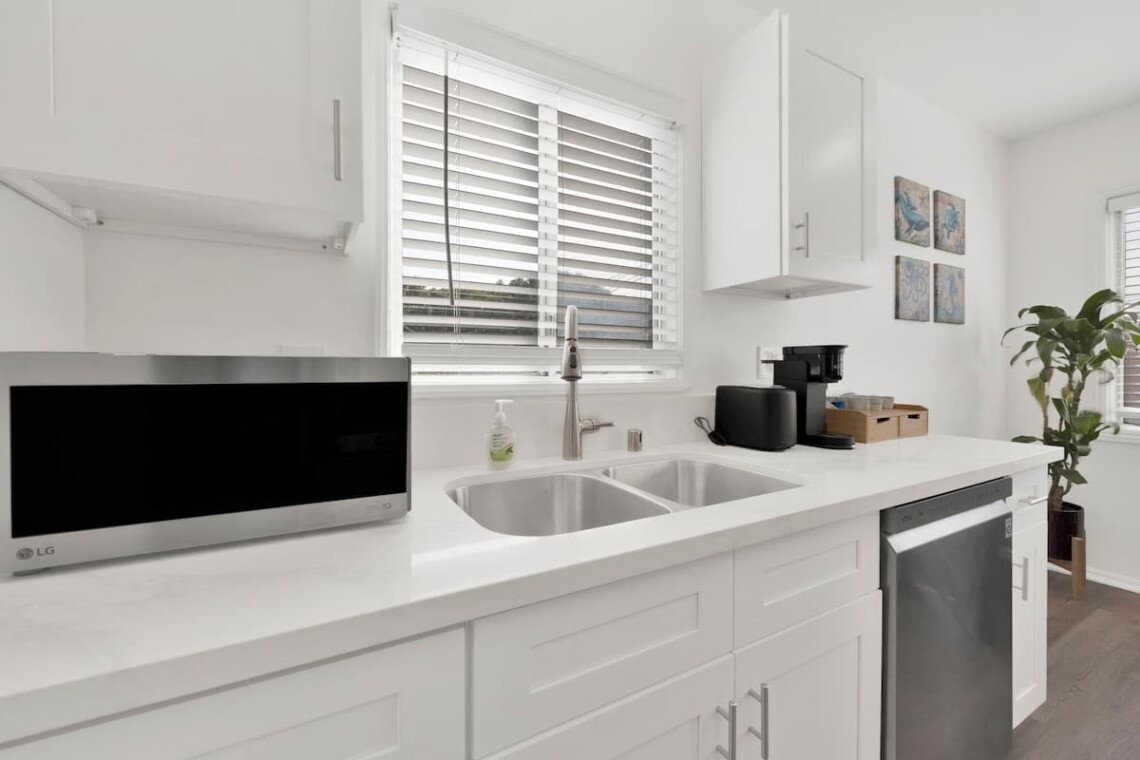 f68990d8 6e06 42 WuLpb