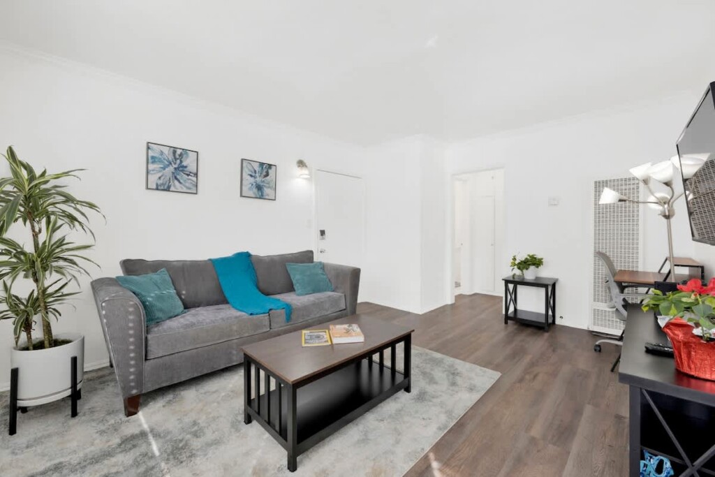 fabc8c31 0c54 42 FR49j